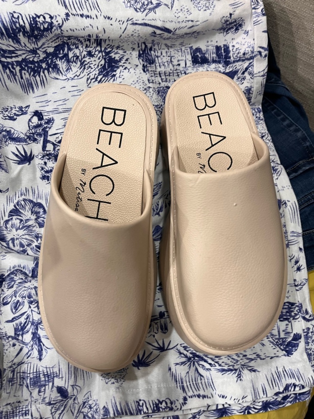 BEACH by Matisse Platform Clog Slides – Women’s Size 9 (EU 39)